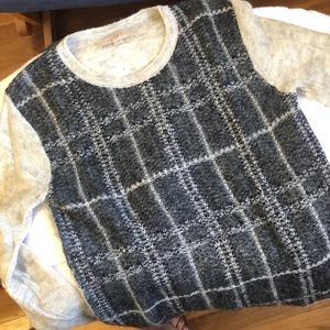 Grey patterned knit sweater from Loft. Size XS